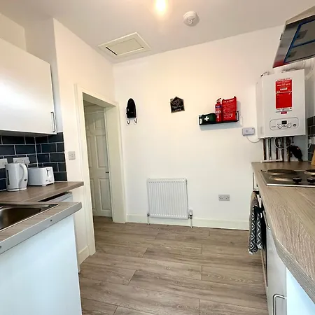 Cosy Modern 1 Bedroom Apartment - Neath Road Port Talbot Near Briton Ferry Train Station Exterior photo